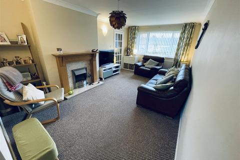 65 Hillside, Nuneaton, CV10 0NW