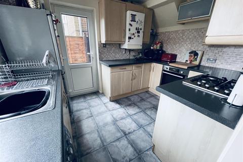 65 Hillside, Nuneaton, CV10 0NW
