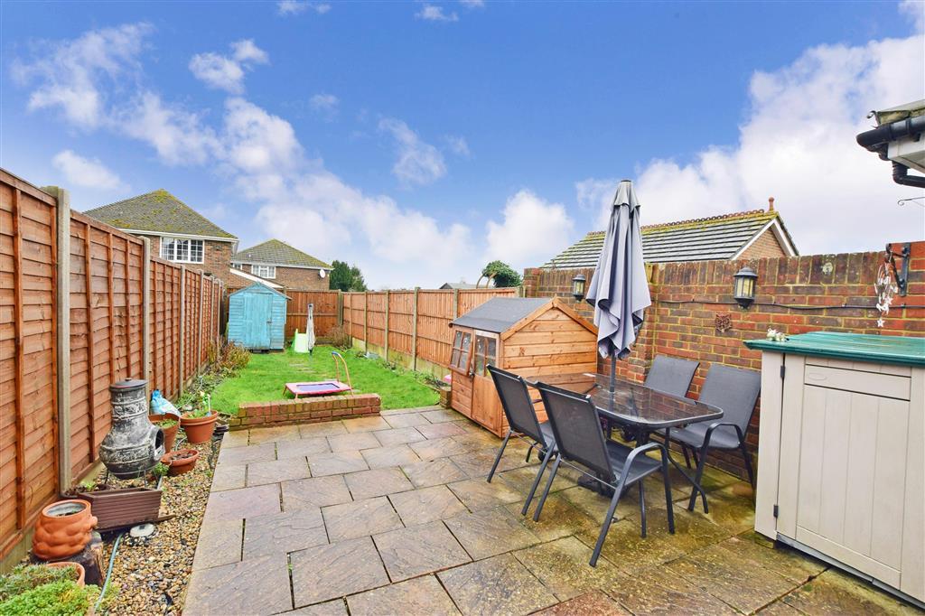 Heath Road, Coxheath, Maidstone, Kent 2 bed terraced house £235,000