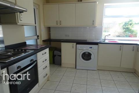 4 bedroom semi-detached house to rent, Sussex Avenue, CT1