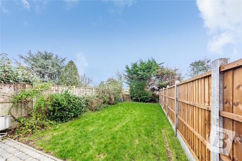 2 Gray Gardens, Rainham, RM13 7NH