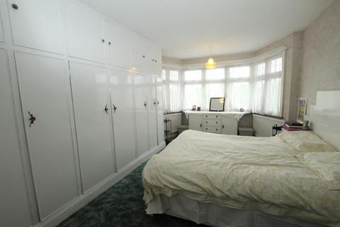 31 Shaftesbury Avenue, Kenton, Harrow, HA3 0QU
