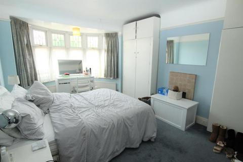 42 Drummond Drive, Stanmore, HA7 3PD