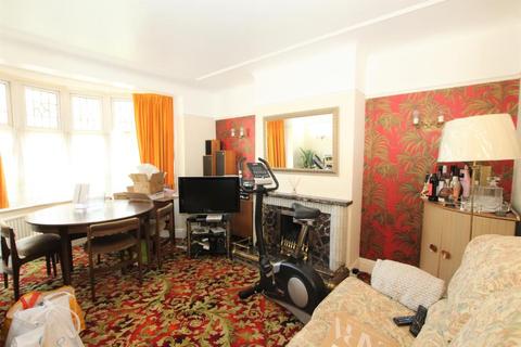 42 Drummond Drive, Stanmore, HA7 3PD