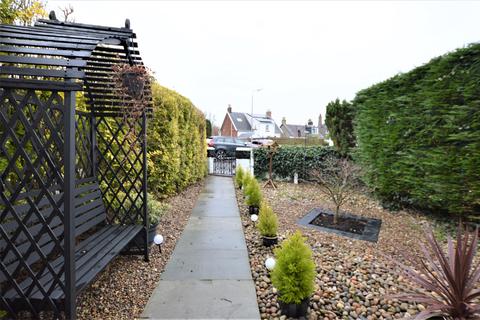 39 Blythswood Crescent, Largs, KA30 8HX