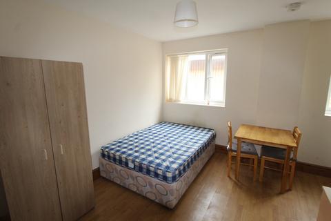 Studio to rent - Connect House, Willow Lane, Mitcham, CR4