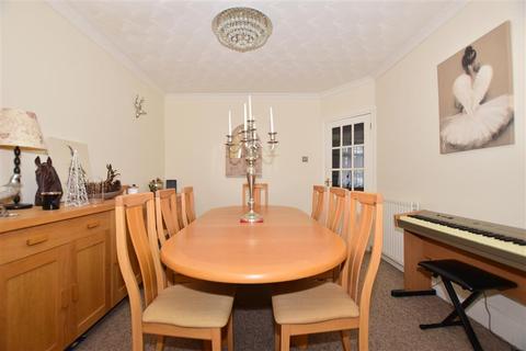 34 Bredhurst Road, Gillingham, ME8 0PE