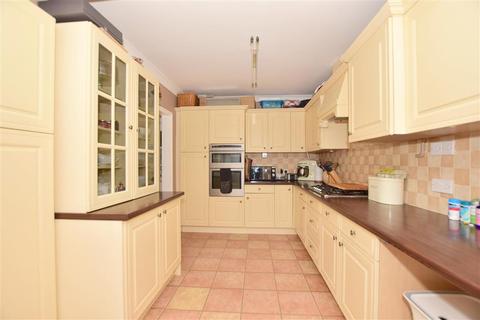 34 Bredhurst Road, Gillingham, ME8 0PE