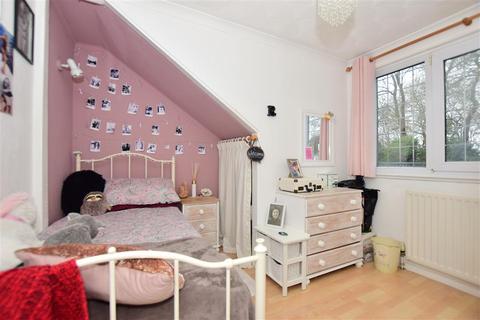 34 Bredhurst Road, Gillingham, ME8 0PE