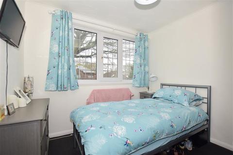 34 Bredhurst Road, Gillingham, ME8 0PE