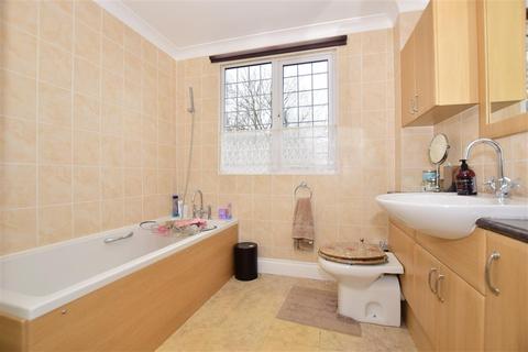 34 Bredhurst Road, Gillingham, ME8 0PE