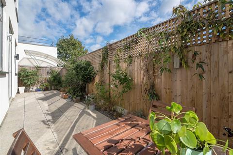Flat 4, 2 Bardolph Road, Richmond, TW9 2AE