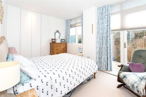 Flat 4, 2 Bardolph Road, Richmond, TW9 2AE