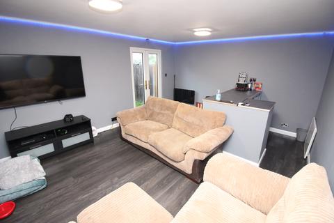 101 Elmstead Gardens, Worcester Park, KT4 7BG