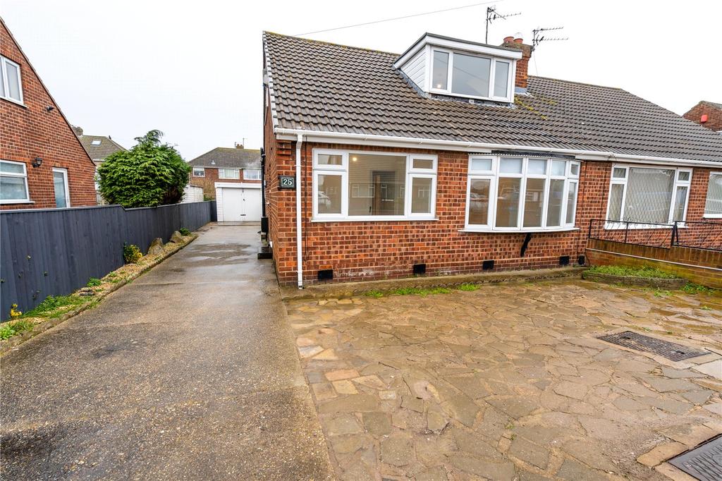 Lavenham Road, Grimsby, DN33 3 bed bungalow £725 pcm (£167 pw)