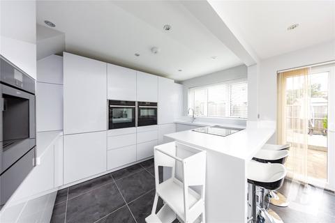 8 Cawkwell Close, Chelmsford, CM2 6SG