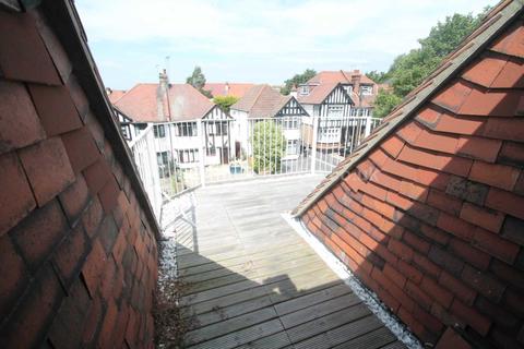 12c Ailsa Road, Westcliff-on-sea, SS0 8BL