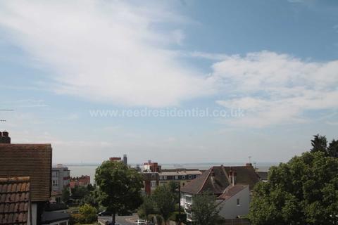 12c Ailsa Road, Westcliff-on-sea, SS0 8BL