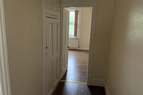 2 bedroom flat to rent, Station Road, Birchington, CT7