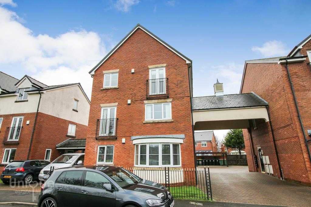 Neapsands Close, Fulwood, Preston, PR2 2 bed apartment for sale £120,000