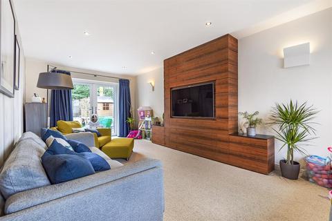 11 Acresbrook, Stalybridge, SK15 2QT