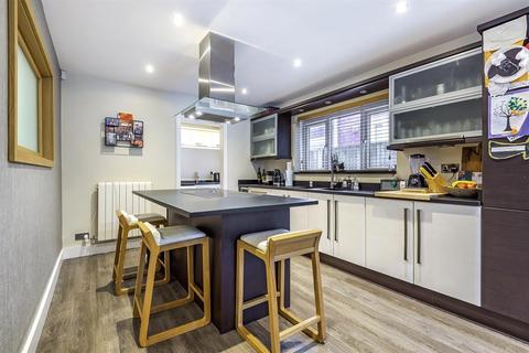 11 Acresbrook, Stalybridge, SK15 2QT