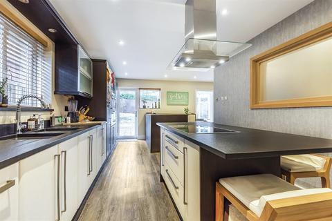 11 Acresbrook, Stalybridge, SK15 2QT