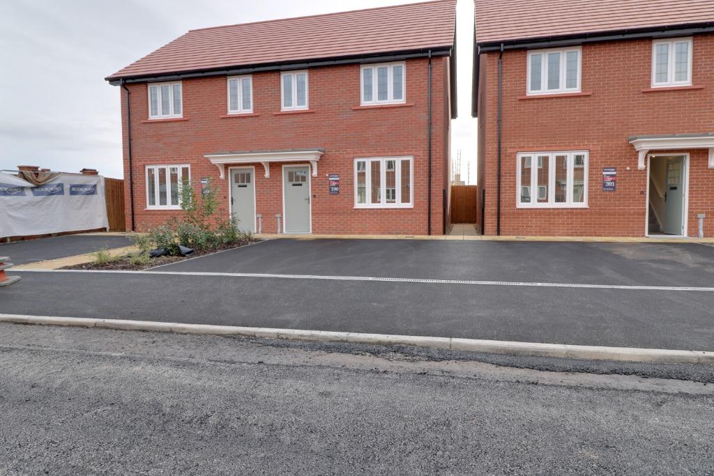 Wheatfield Drive, Leighton, Crewe, CW1 3 bed semidetached house £950