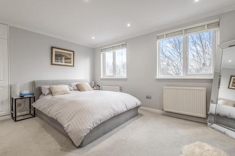 35 Stanton Road, London, SW20 8RW