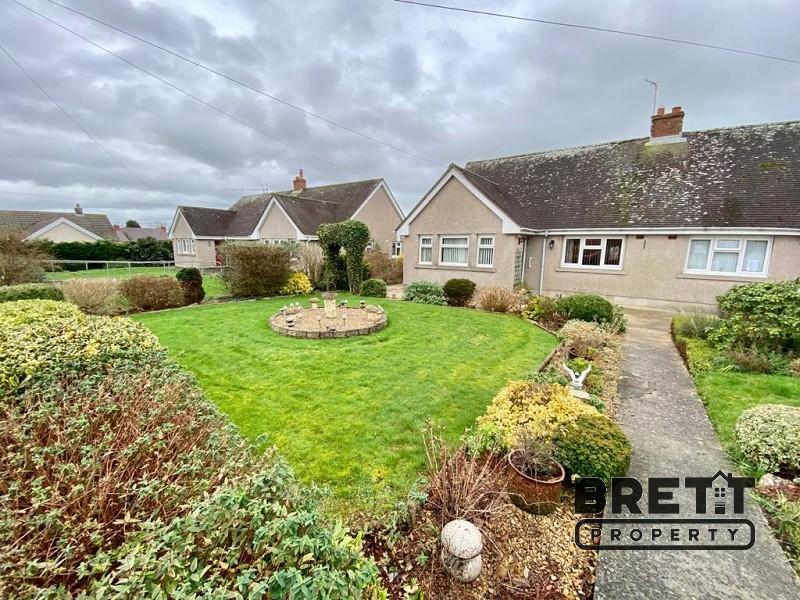 Milton, Tenby, Pembrokeshire. SA70 8PH 2 bed semidetached bungalow £