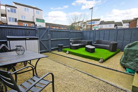 55 Crosby Close, Feltham, TW13 6YA