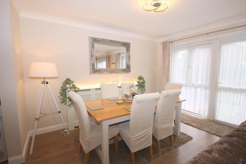 55 Crosby Close, Feltham, TW13 6YA