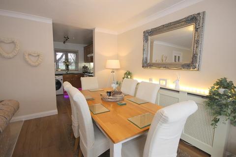 55 Crosby Close, Feltham, TW13 6YA