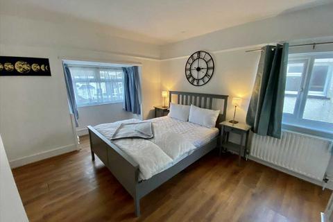 2 bedroom apartment to rent, Brighton Road, Lancing