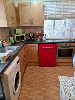 3 bedroom terraced house to rent, St Peters Place, Canterbury