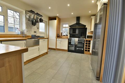 31 Fallowfield Drive, Barton Under Needwood, Burton-on-trent, DE13 8DH