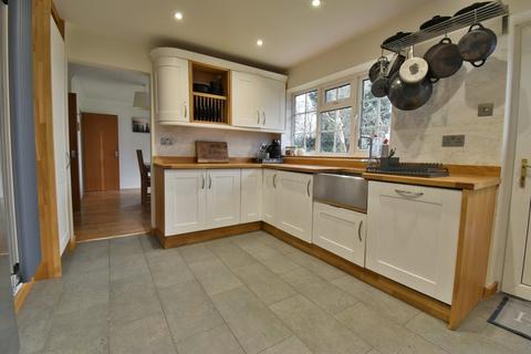 31 Fallowfield Drive, Barton Under Needwood, Burton-on-trent, DE13 8DH