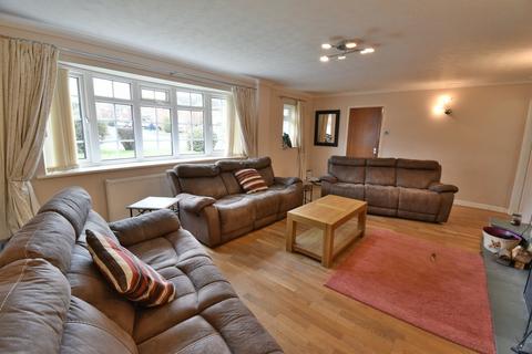 31 Fallowfield Drive, Barton Under Needwood, Burton-on-trent, DE13 8DH