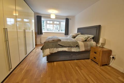 31 Fallowfield Drive, Barton Under Needwood, Burton-on-trent, DE13 8DH