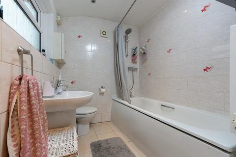 73 Cross Road, Croydon, CR0 6TF
