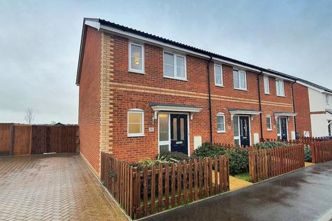 37 Abbott Way, Holbrook, Ipswich, IP9 2FG