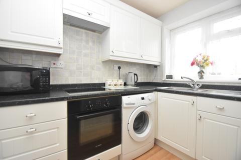 11 Lakin Close, Chelmsford, CM2 6RU