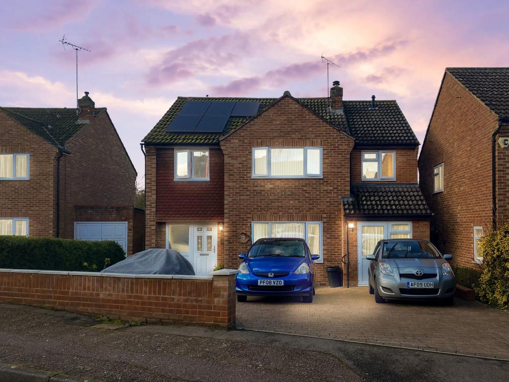 Saxon Way, Saffron Walden 5 bed detached house £750,000