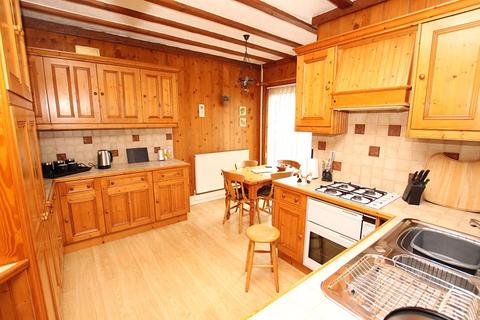 8 Great Coates Road, Healing, Grimsby, DN41 7QS