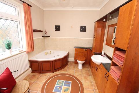8 Great Coates Road, Healing, Grimsby, DN41 7QS