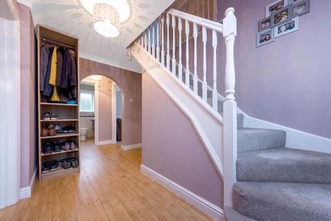 3 Squires Field, Hextable, Swanley, BR8 7QY