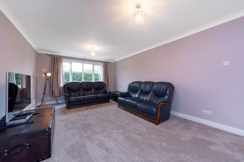 3 Squires Field, Hextable, Swanley, BR8 7QY