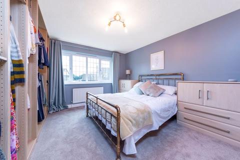 3 Squires Field, Hextable, Swanley, BR8 7QY