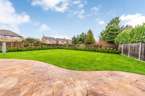 3 Squires Field, Hextable, Swanley, BR8 7QY