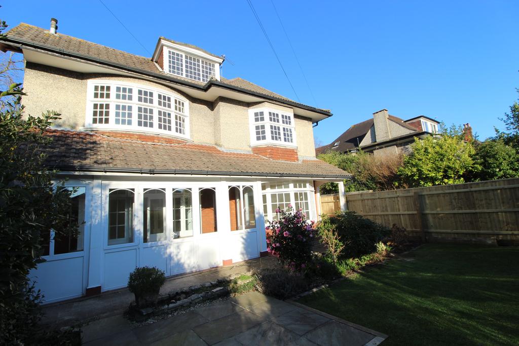 Portchester Road, Charminster, Bournemouth Studio £600 pcm (£138 pw)